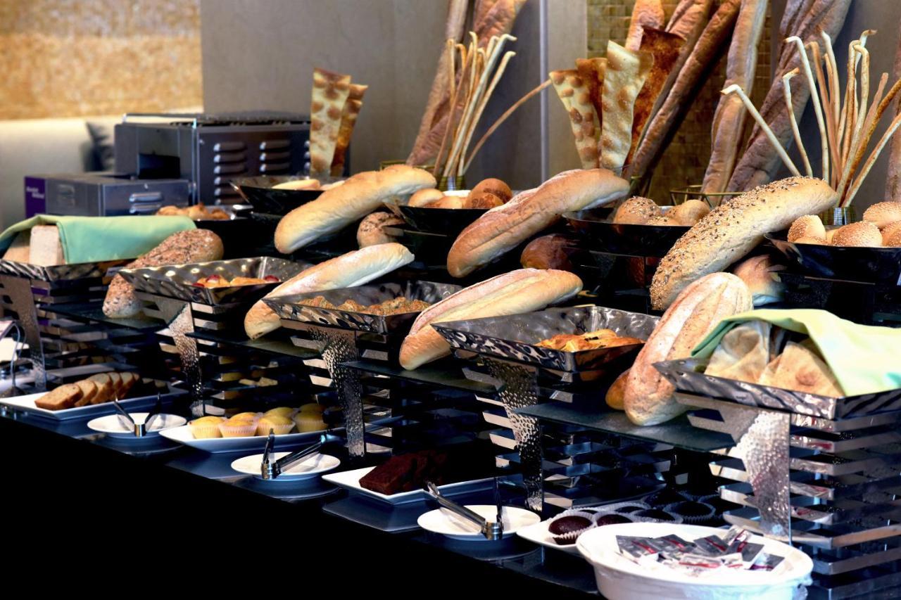 Grand Millennium Gizan Hotel Jizan Exterior photo A bread station